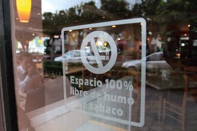 Piden apoyo por la ley antitabaco