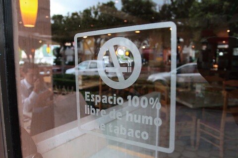 Piden apoyo por la ley antitabaco