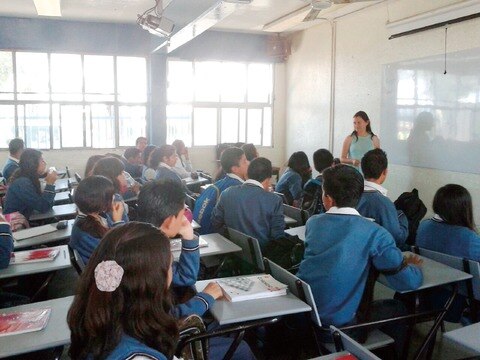 Brinda Sejuve orientación a estudiantes