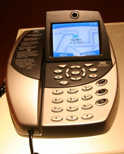 Telmex baja tarifas; prevé que beneficie a 3 millones