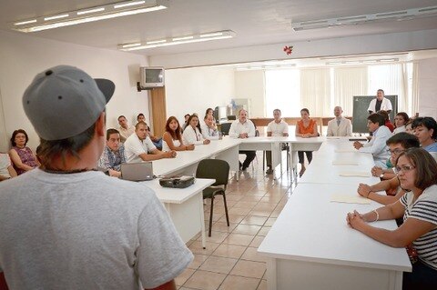 Inauguran clínica contra tabaquismo