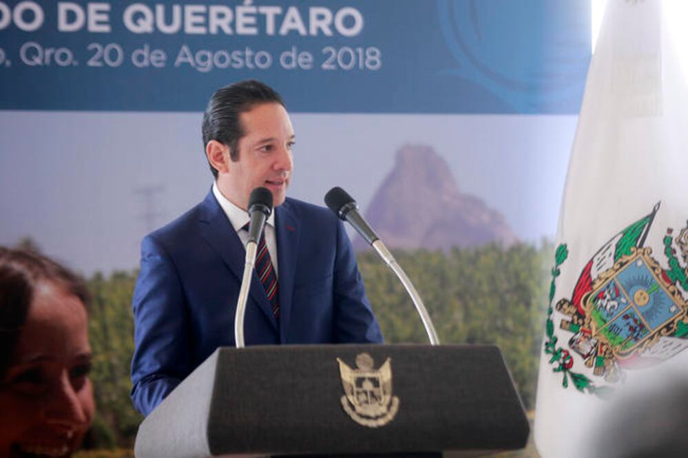 El gobernador Francisco Dominguez destacó la entrega de paquetes escolares a miles de alumnos en el estado. Foto: César Gómez, El Universal