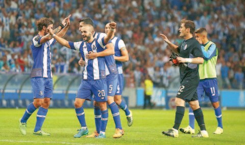 Porto gana con Layún y Corona