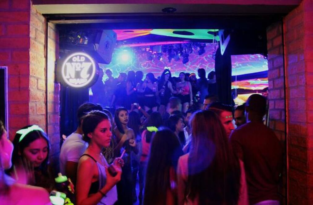 Imagen del interior del bar en el que Rivera Sibson es gerente. (FACEBOOK)