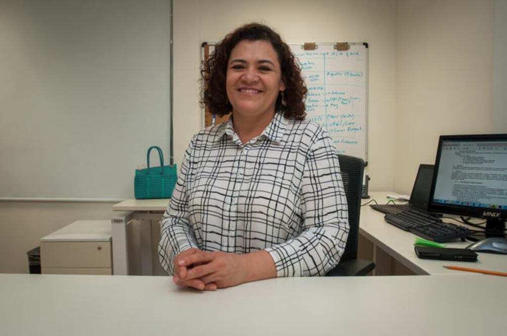La maestría en Ingeniería Aeroespacial se diseñó para quienes ya trabajan y tienen un vínculo con ese sector, dijo la subdirectora de Investigación y Posgrado de la UNAQ, Norma Muñoz. (Fotos: RICARDO LUGO)