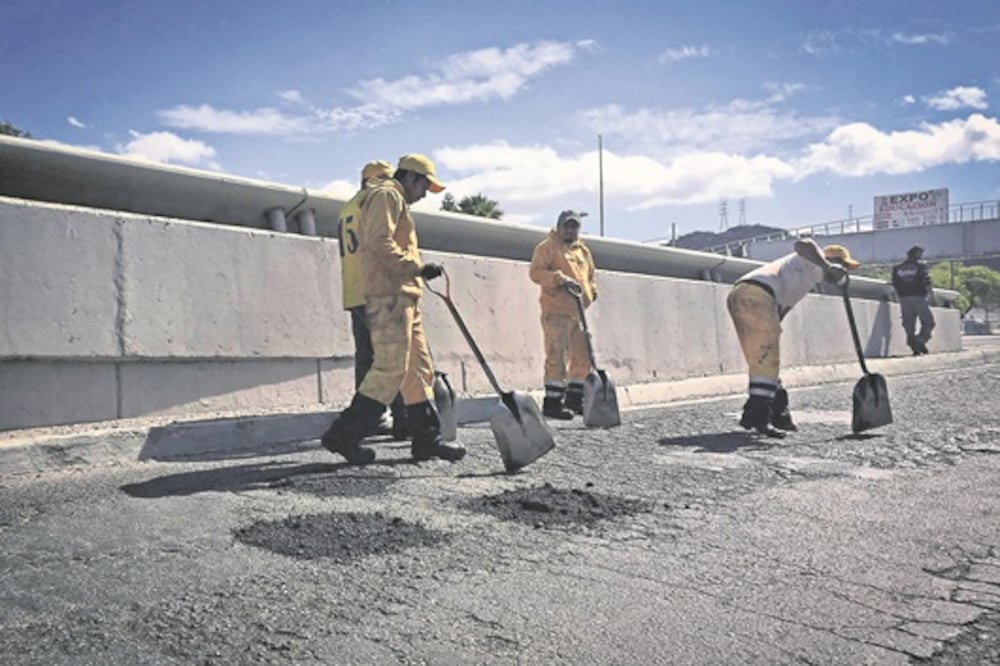 Movilidad capitalina, al tanto de baches  