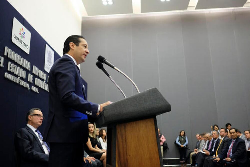 El gobernador Francisco Domínguez Servién encabezó el arranque del programa y destacó que el estado tiene las condiciones para la generación de empleo y economía (FOTO: ESPECIAL)