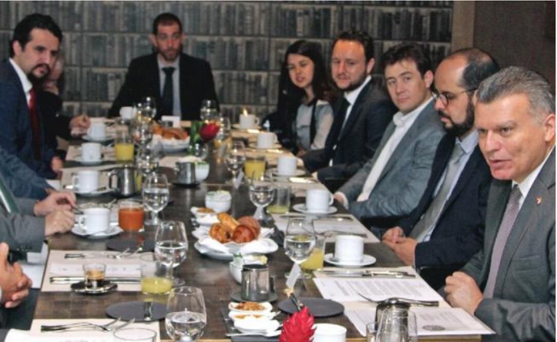 Eric Mayoraz (primero desde la derecha), embajador de Suiza, encabezó la presentación del Salón Internacional de Alta Relojería México 2018, a realizarse del 16 al 18 de octubre. (CARLOS MEJIA. EL UNIVERSAL)