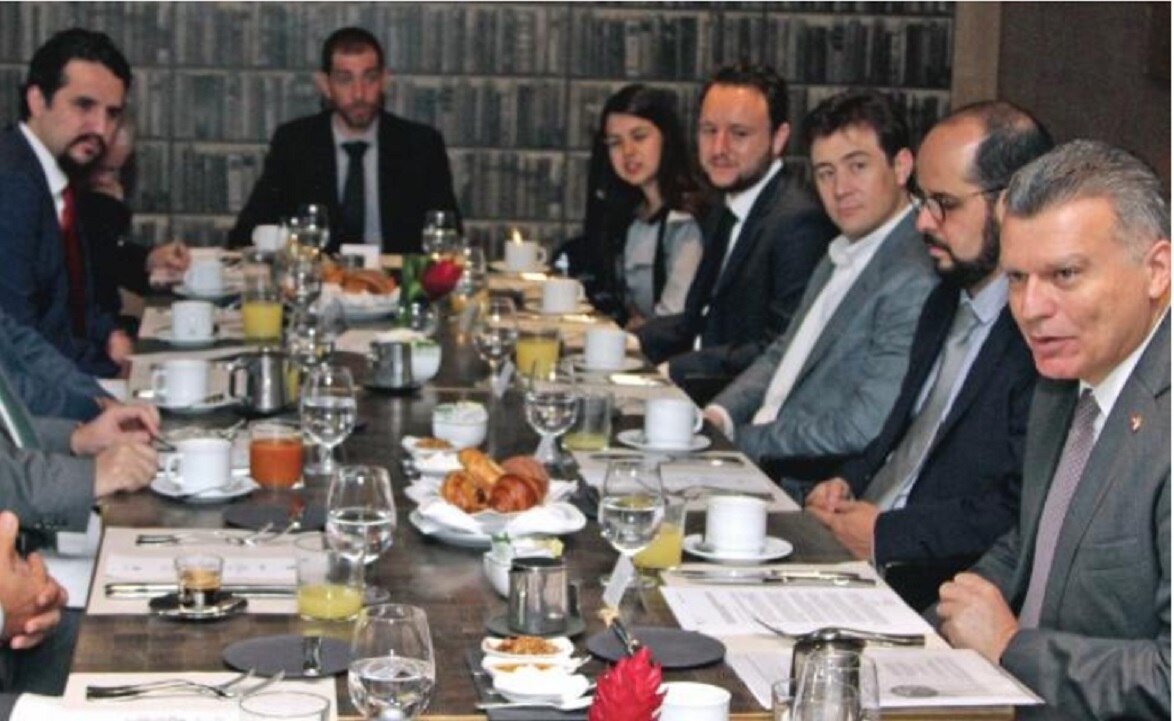 Eric Mayoraz (primero desde la derecha), embajador de Suiza, encabezó la presentación del Salón Internacional de Alta Relojería México 2018, a realizarse del 16 al 18 de octubre. (CARLOS MEJIA. EL UNIVERSAL)