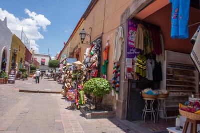 Abren hasta 6 nuevos comercios cada mes