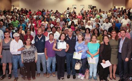 Dan paneles solares a pequeñas empresas