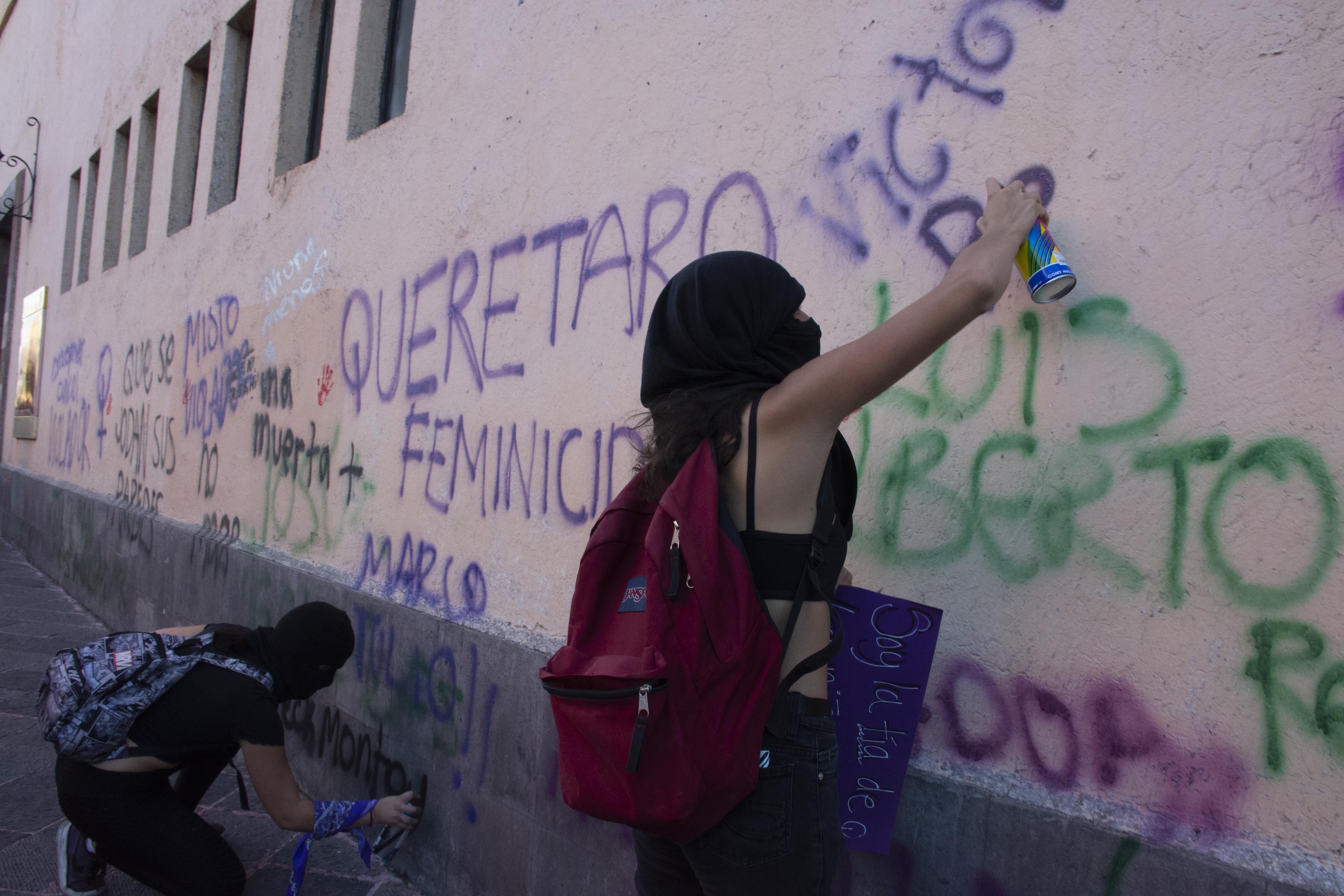 Con engaños, aprehenden a mujeres que participaron en marcha del 8 de marzo