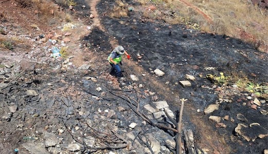 Incendio consume 1 km en Cerro Colorado