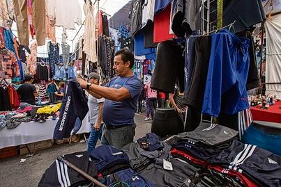 Recibe Plaza de las Américas a 450 tianguistas