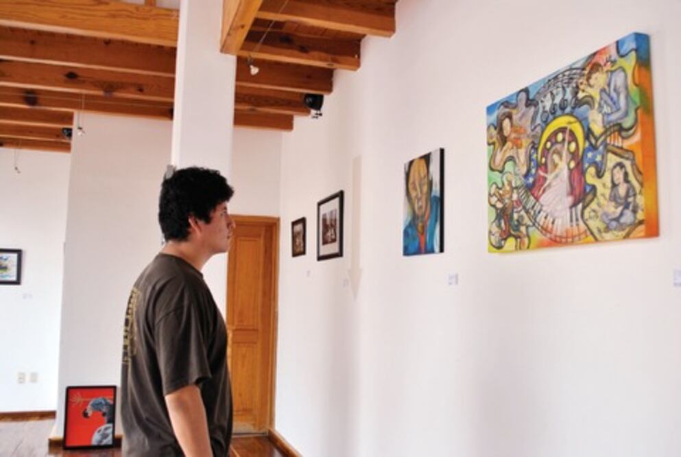 Galería Metsi exhibe obras de alumnos de Bellas Artes
