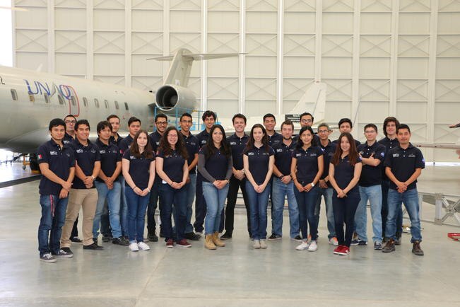 Perfeccionan estudiantes de UNAQ vehículo espacial