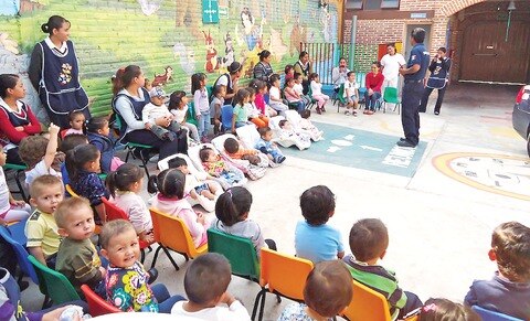 Cursos preventivos del delito a estudiantes