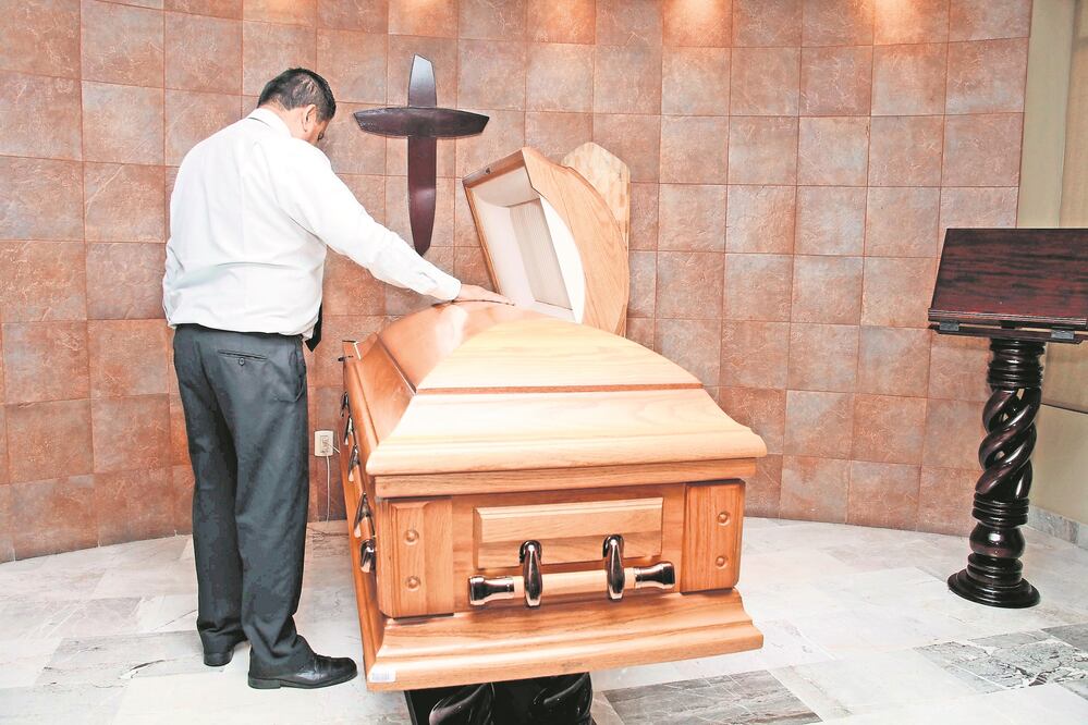 La tanatología tuvo que tener modificaciones en su enseñanza por los fenómenos sociales que amenazan a las personas, como el secuestro, asesinatos, entre otros. / Foto: Demian Chávez