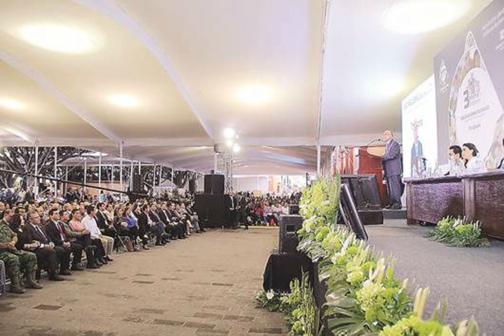 Zapata rinde cuentas a ciudadanos