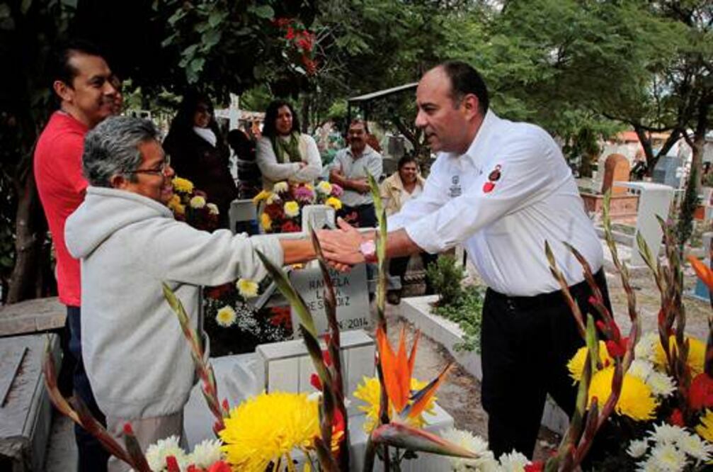 Buscan mostrar lado humano de aspirantes