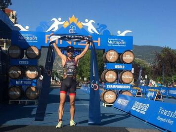 Oro para México en triatlón
