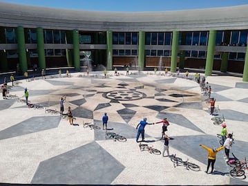 Ciclistas ruedan y arman un corazón para pedir más seguridad en Querétaro