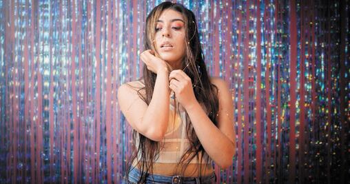 Lizi Lay llega con su universo a Querétaro