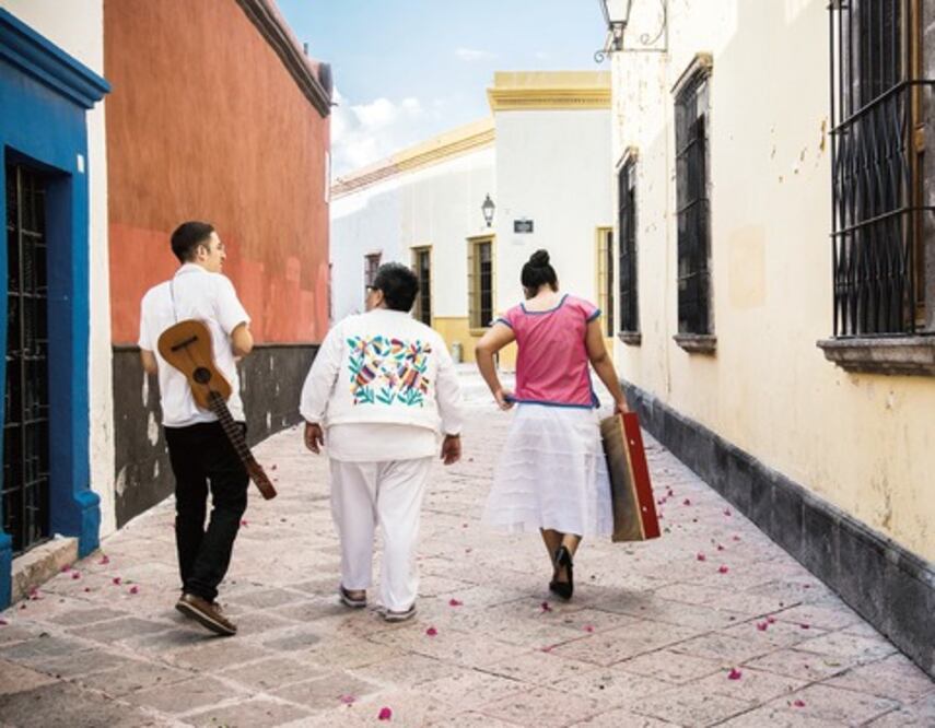 Presentan cuentos con baile y sones jarochos