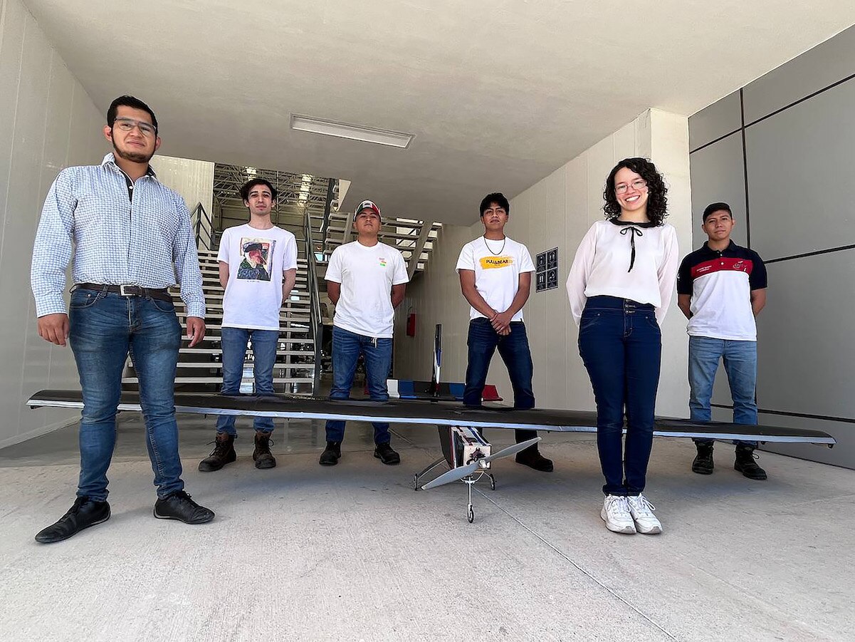 Jóvenes queretanos viajarán a Alemania; concursarán diseñando aviones