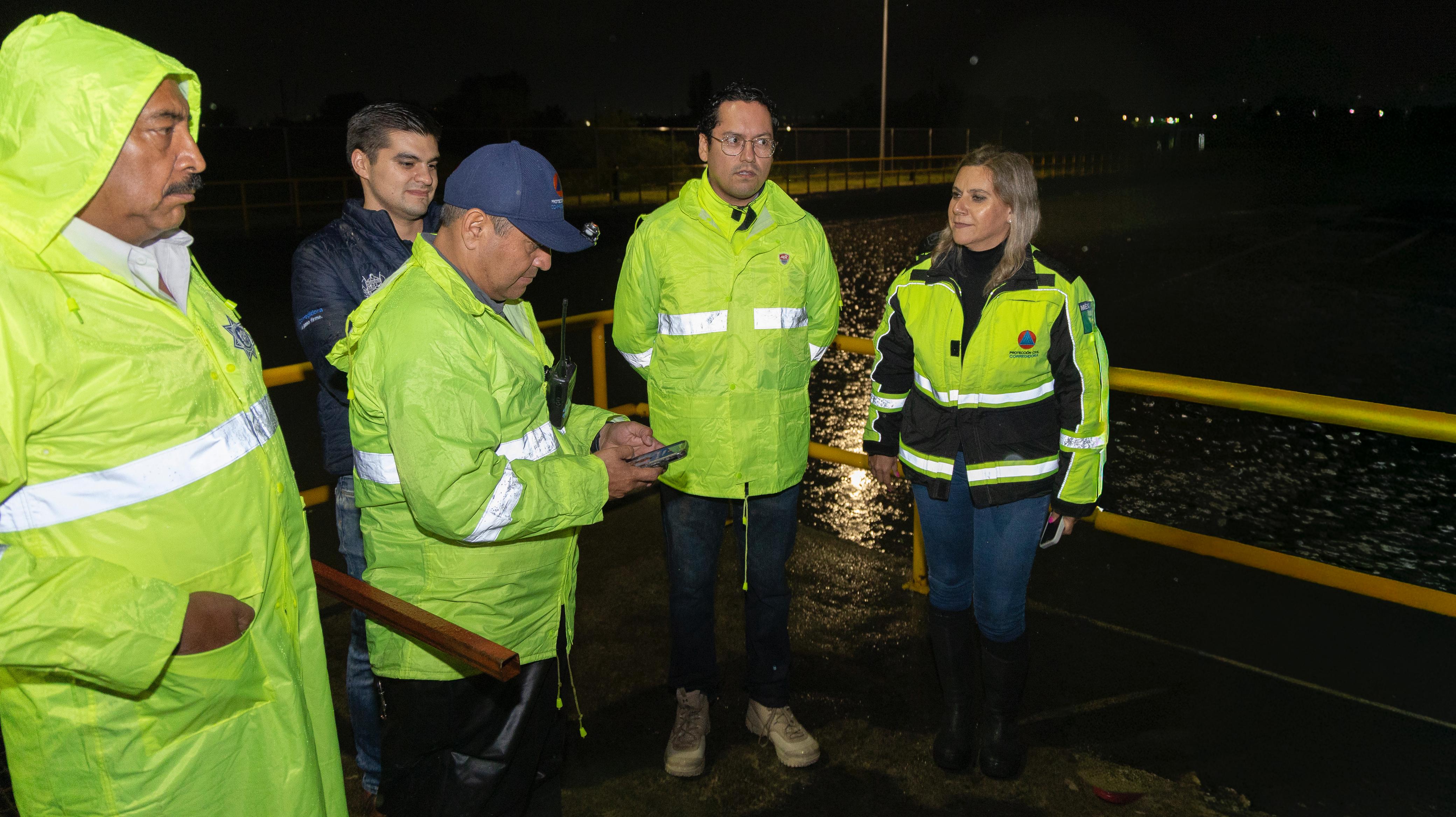 Lluvias en Corregidora dejan 24 viviendas inundadas y 40 personas atrapadas