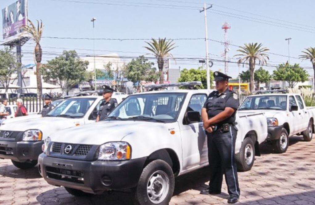 Entregan patrullas a alcaldías 