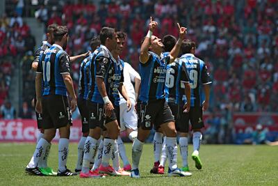 Gallos gana aire; Lozano, tiempo