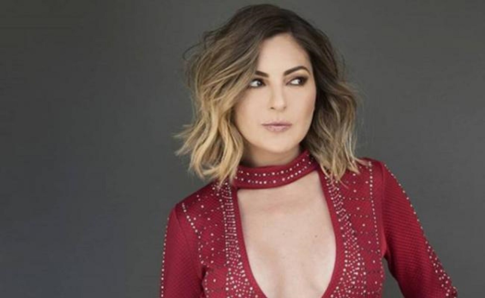 Festejan a Mariana Ochoa con sus candentes fotos