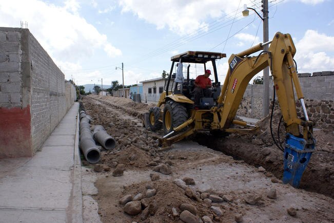 Francisco Domínguez anuncia 80 mdp en obras públicas
