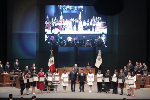 Primer informe de la LVIII Legislatura