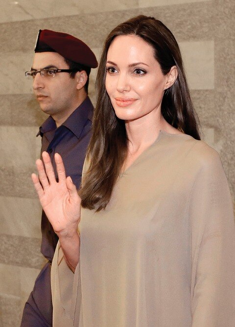 Jolie será mentora de Elle Fanning