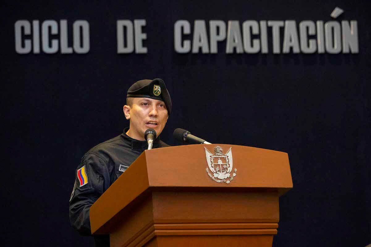 Policía Nacional de Colombia capacita a oficiales queretanos