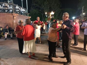 Jardín Zenea, la plaza de Querétaro destinada a los pasos de baile