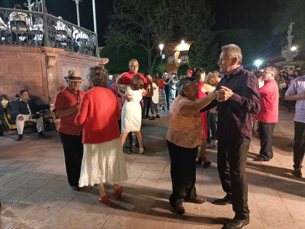 Jardín Zenea, la plaza de Querétaro destinada a los pasos de baile