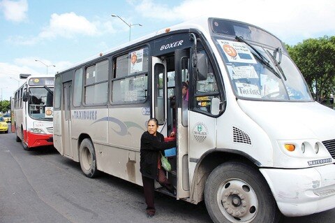 Trabajadores gastan 20% de su salario en transporte