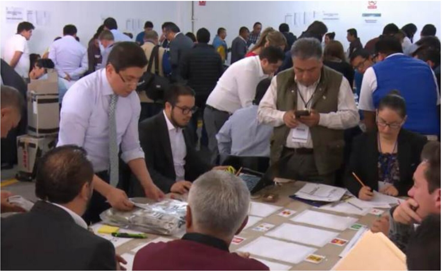 Realizan recuento de votos de elección para gobernador de Puebla