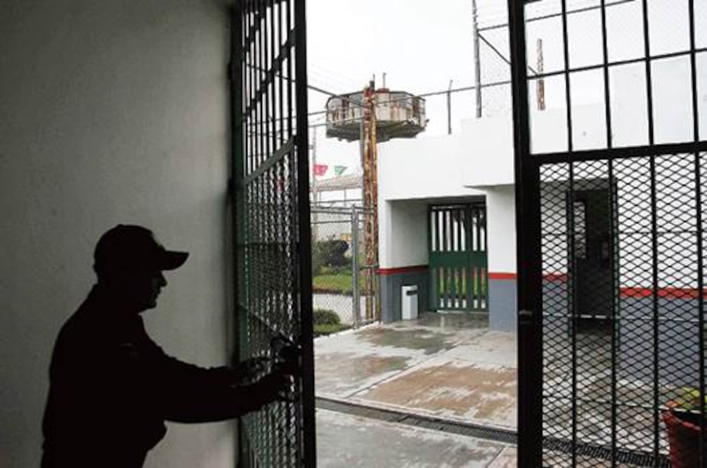 Detención de ex contralor, no oficial