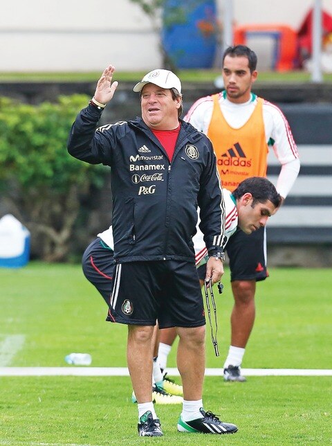 Cambia al “Piojo” uniforme tricolor