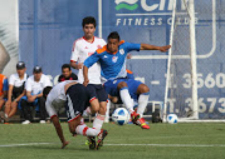 Gallos Blancos golea a Chivas a domicilio