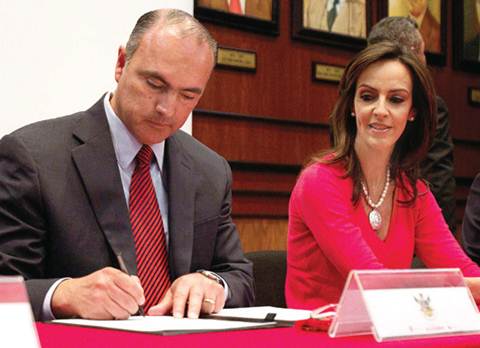 Estado firma pacto mundial