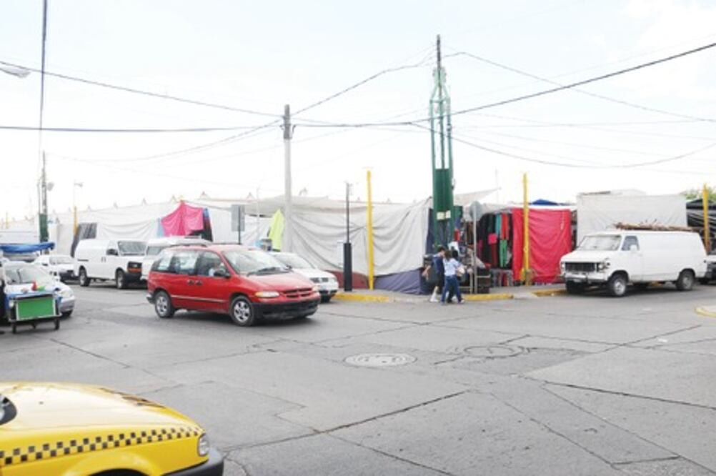 Acuerdan instalación de tianguis de La Cruz