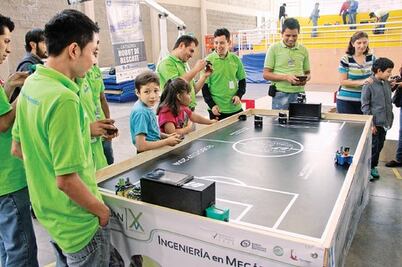 Imparten cursos de robótica a niños