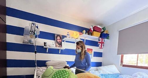 Alexander tiene daño cerebral, tras ser atendido en el Centro Médico Jurica