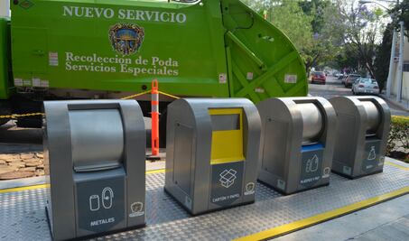 Entregan 4 papeleras monumentales en Carrillo Puerto