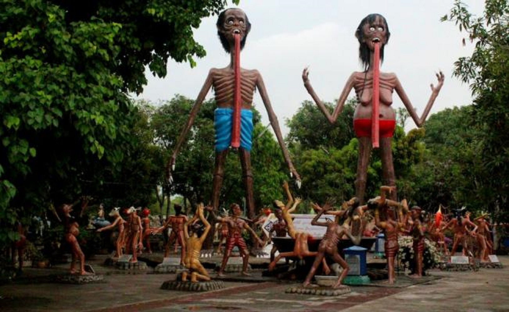 "Bienvenido al Infierno": el parque de las figuras terroríficas